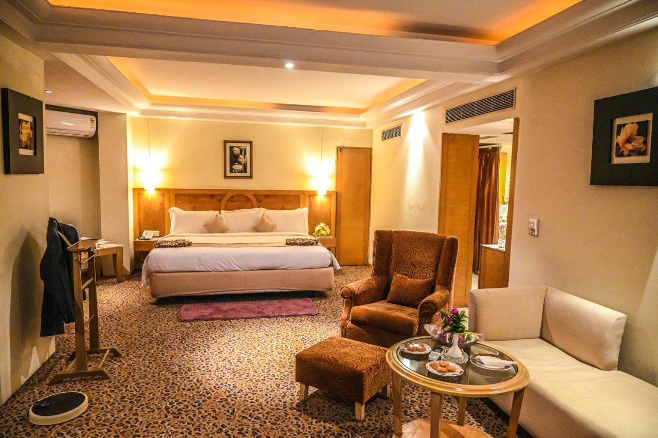 Katriya Hotel And Tower Хайдарабад Экстерьер фото