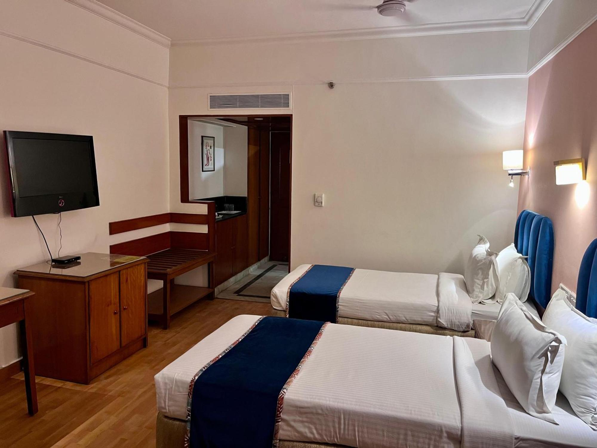 Katriya Hotel And Tower Хайдарабад Экстерьер фото